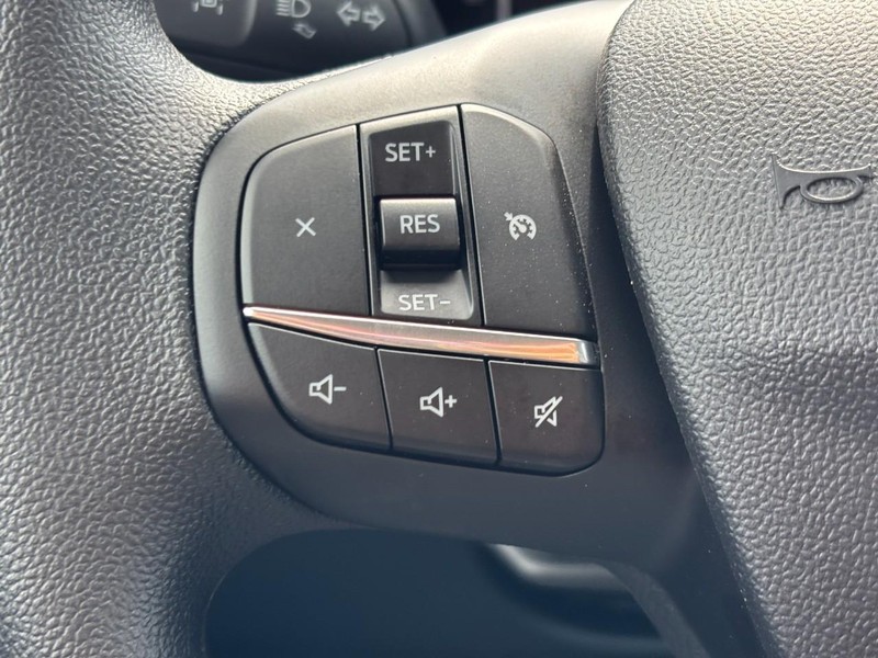 Ford Maverick Vehicle Full-screen Gallery Image 19
