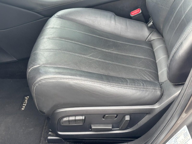 Mazda MAZDA6 Vehicle Full-screen Gallery Image 18