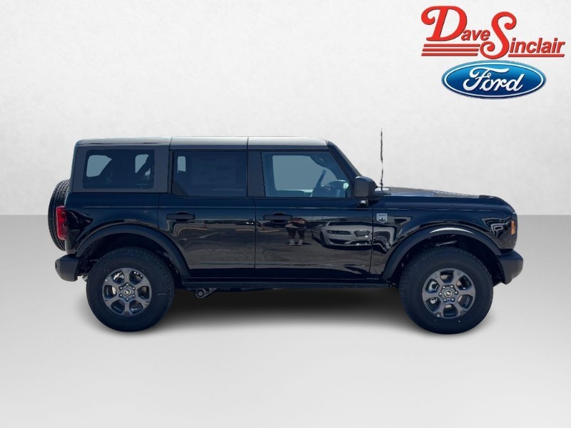 Ford Bronco Vehicle Full-screen Gallery Image 05