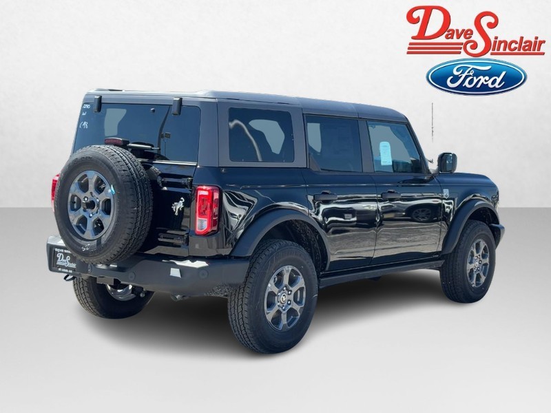 Ford Bronco Vehicle Full-screen Gallery Image 07