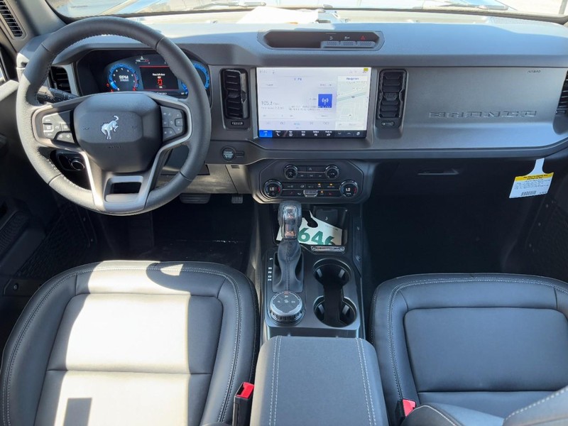 Ford Bronco Vehicle Full-screen Gallery Image 14