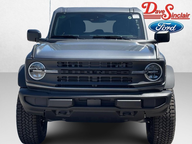 Ford Bronco Vehicle Full-screen Gallery Image 02