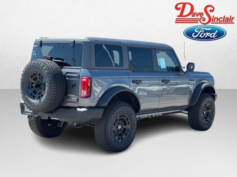 Ford Bronco Vehicle Full-screen Gallery Image 07