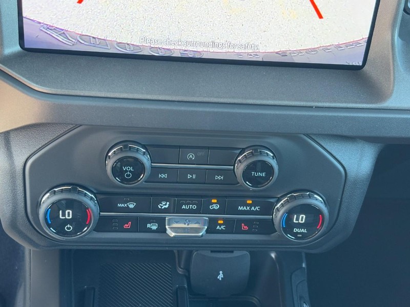 Ford Bronco Vehicle Full-screen Gallery Image 24