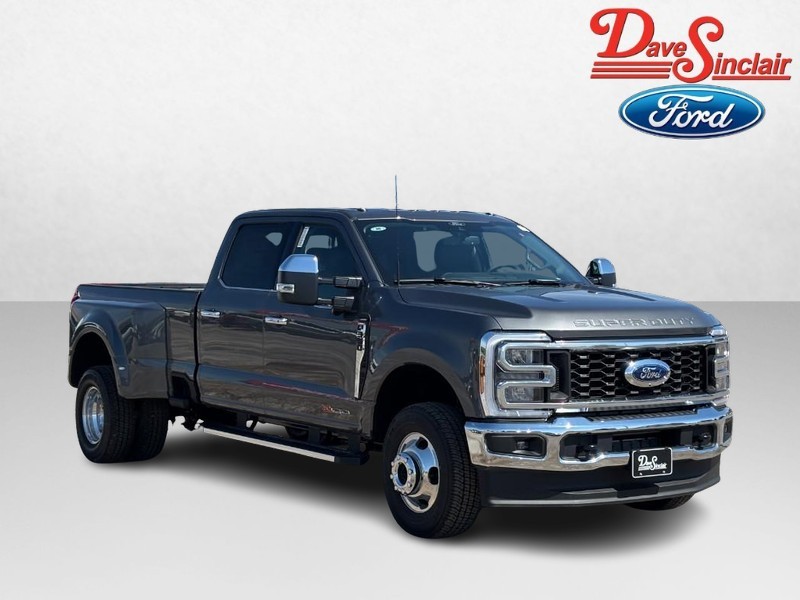 Ford Super Duty F-350 DRW Vehicle Full-screen Gallery Image 04
