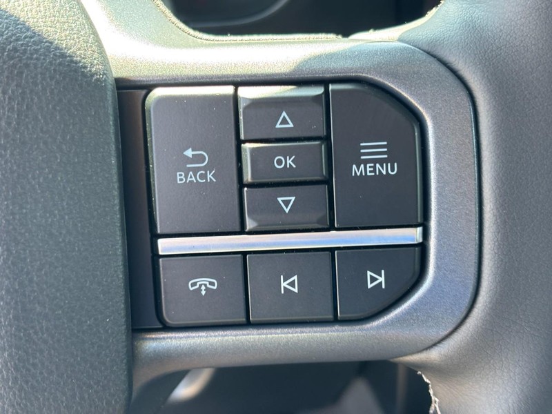 Ford Super Duty F-350 DRW Vehicle Full-screen Gallery Image 20