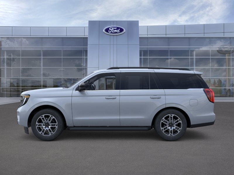 Ford Expedition Vehicle Full-screen Gallery Image 04