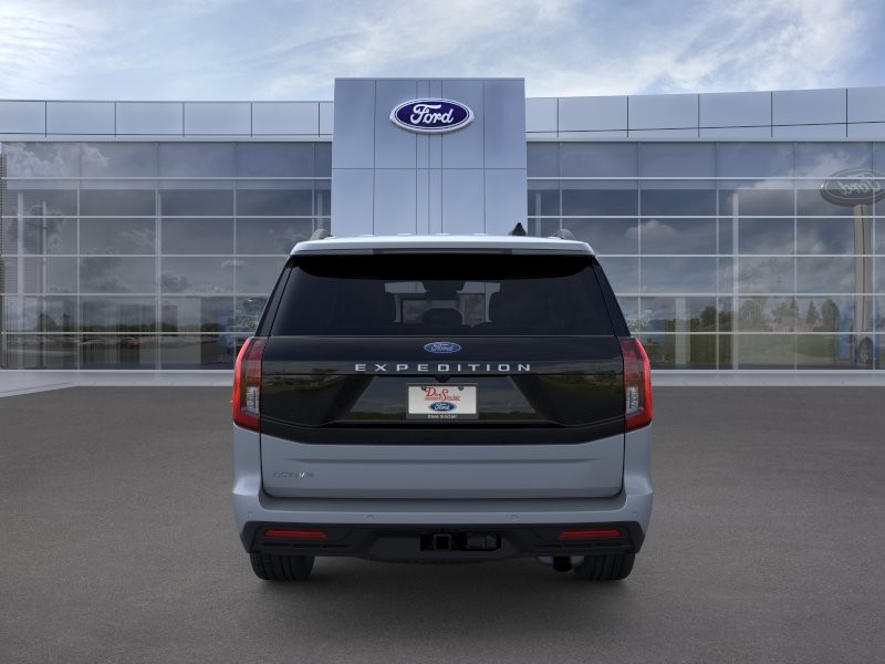 Ford Expedition Vehicle Full-screen Gallery Image 07