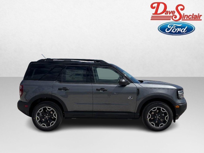 Ford Bronco Sport Vehicle Full-screen Gallery Image 05