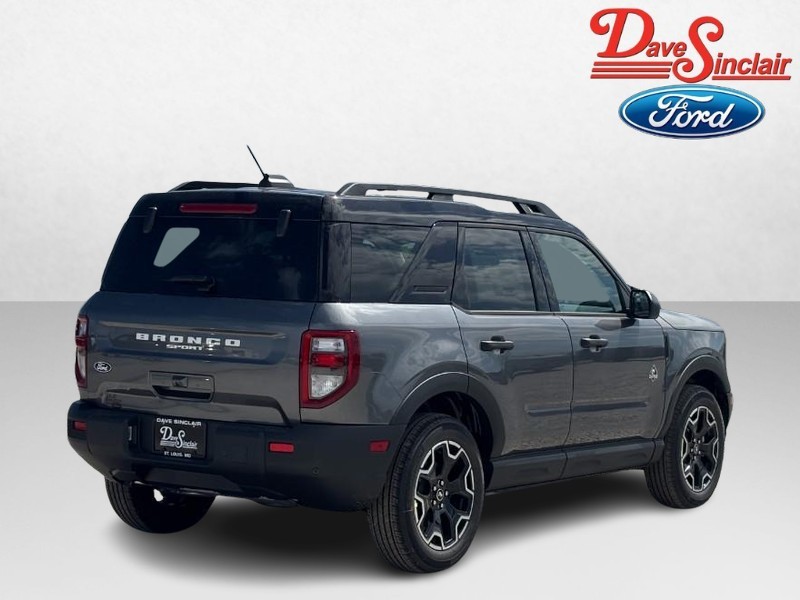 Ford Bronco Sport Vehicle Full-screen Gallery Image 07
