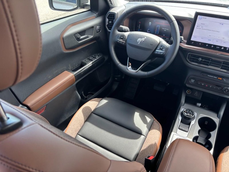 Ford Bronco Sport Vehicle Full-screen Gallery Image 13