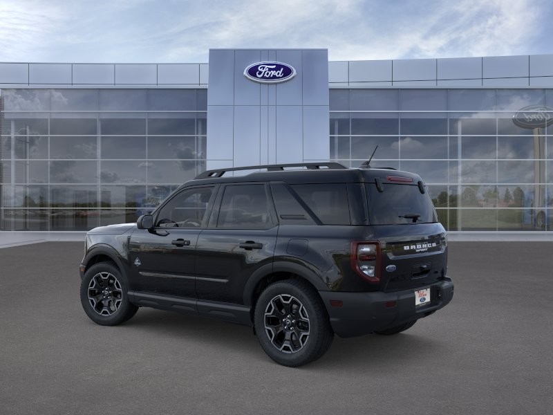 Ford Bronco Sport Vehicle Full-screen Gallery Image 05
