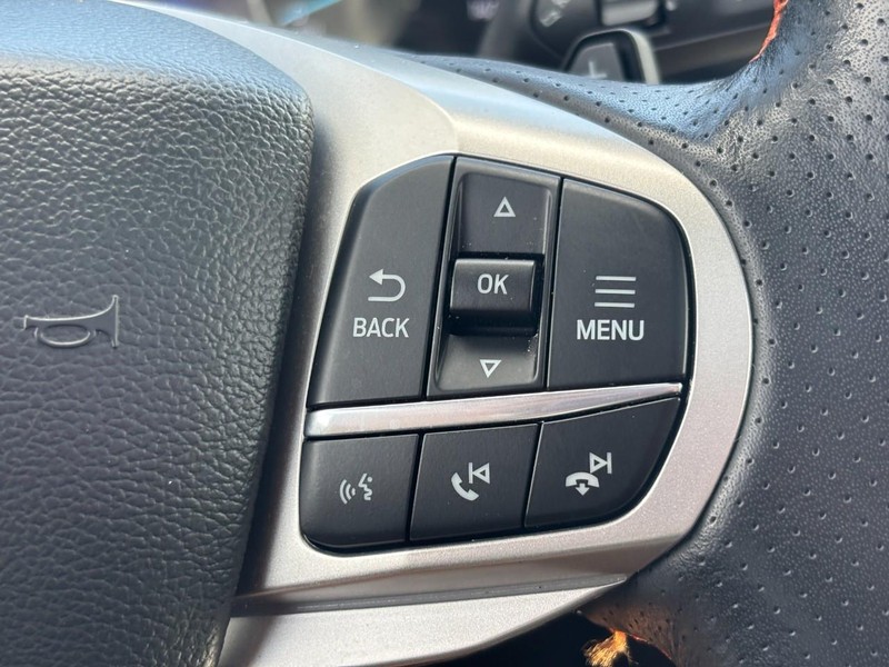 Ford Explorer Vehicle Image 22