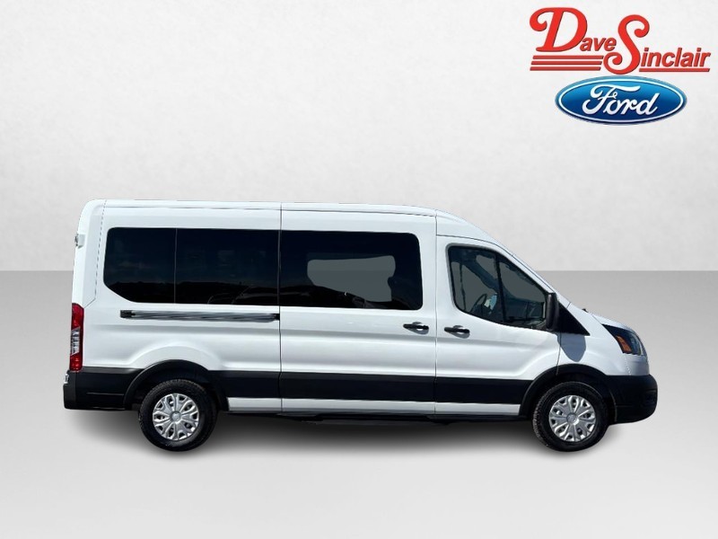 Ford Transit Passenger Wagon Vehicle Full-screen Gallery Image 05