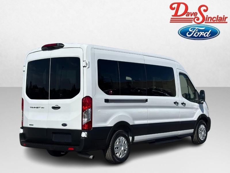 Ford Transit Passenger Wagon Vehicle Full-screen Gallery Image 07