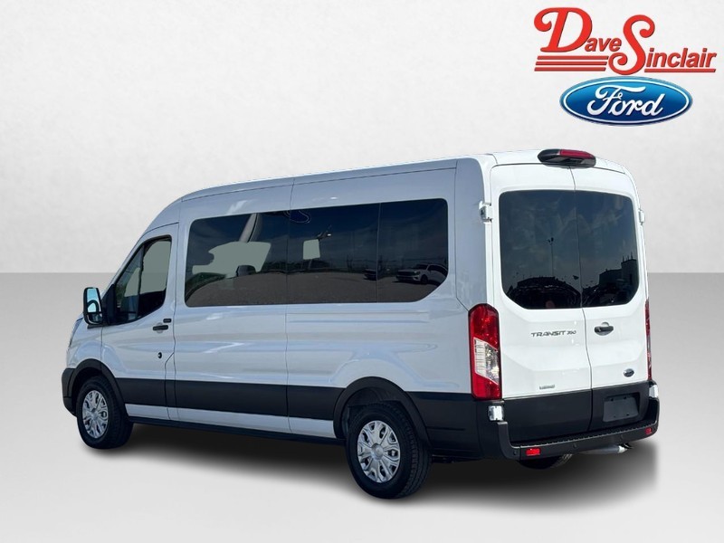 Ford Transit Passenger Wagon Vehicle Full-screen Gallery Image 09