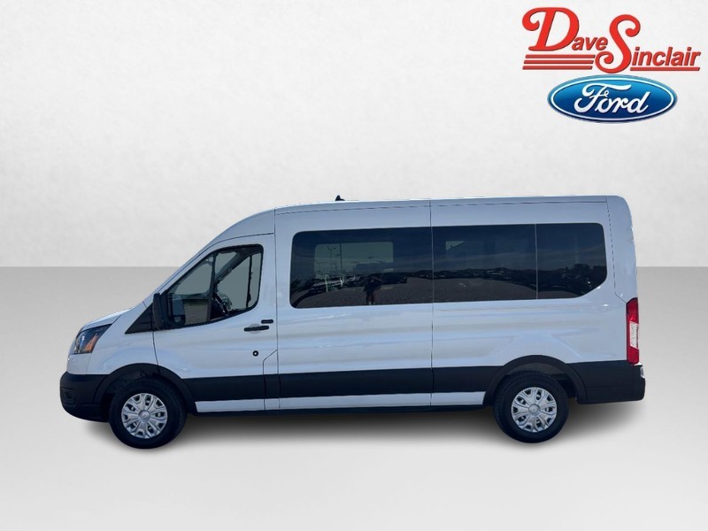 Ford Transit Passenger Wagon Vehicle Full-screen Gallery Image 10