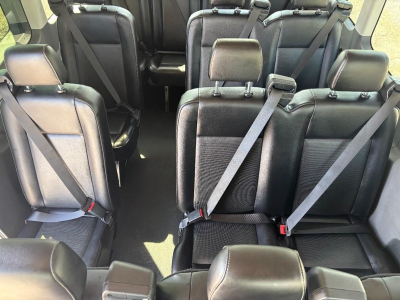 Ford Transit Passenger Wagon Vehicle Full-screen Gallery Image 15