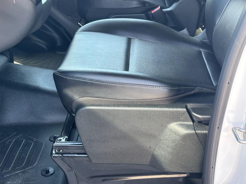 Ford Transit Passenger Wagon Vehicle Full-screen Gallery Image 20