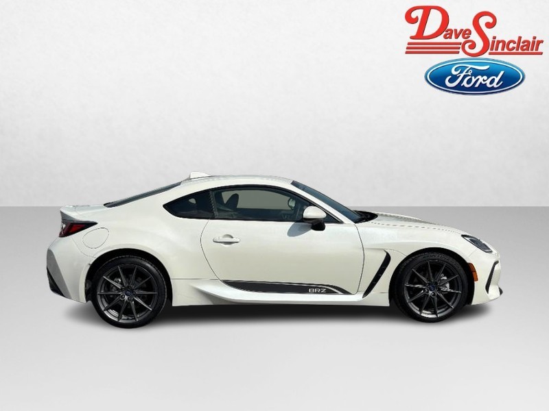 Subaru BRZ Vehicle Full-screen Gallery Image 05