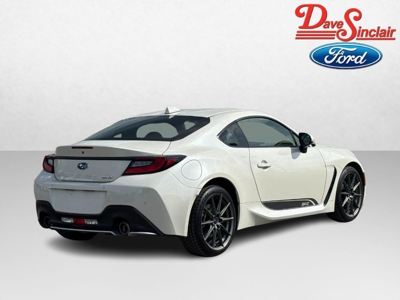 Subaru BRZ Vehicle Full-screen Gallery Image 07