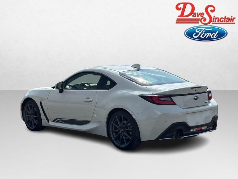 Subaru BRZ Vehicle Full-screen Gallery Image 09
