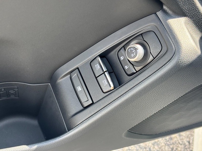 Subaru BRZ Vehicle Full-screen Gallery Image 16