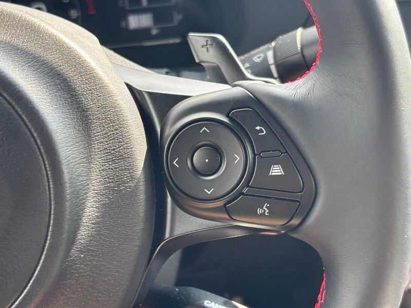 Subaru BRZ Vehicle Full-screen Gallery Image 18