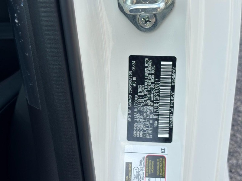 Subaru BRZ Vehicle Full-screen Gallery Image 23