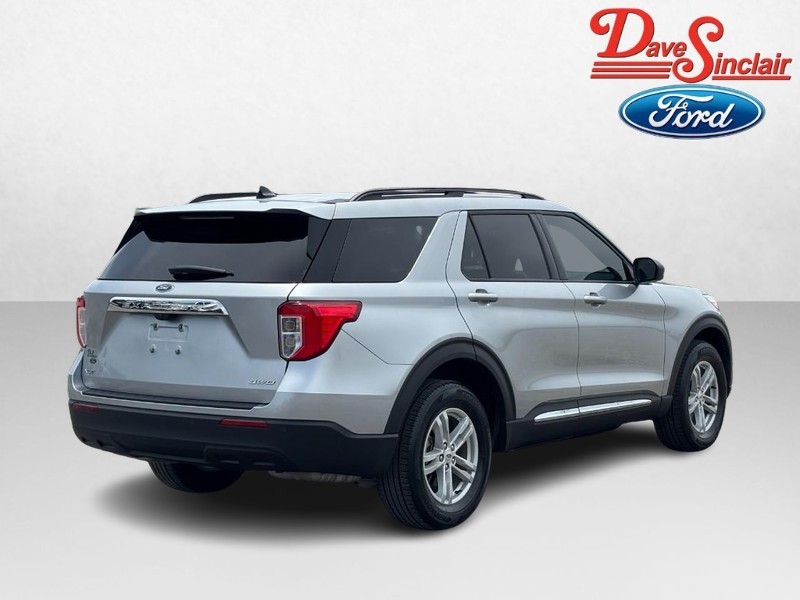 Ford Explorer Vehicle Full-screen Gallery Image 07