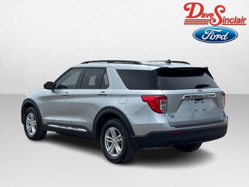Ford Explorer Vehicle Full-screen Gallery Image 09