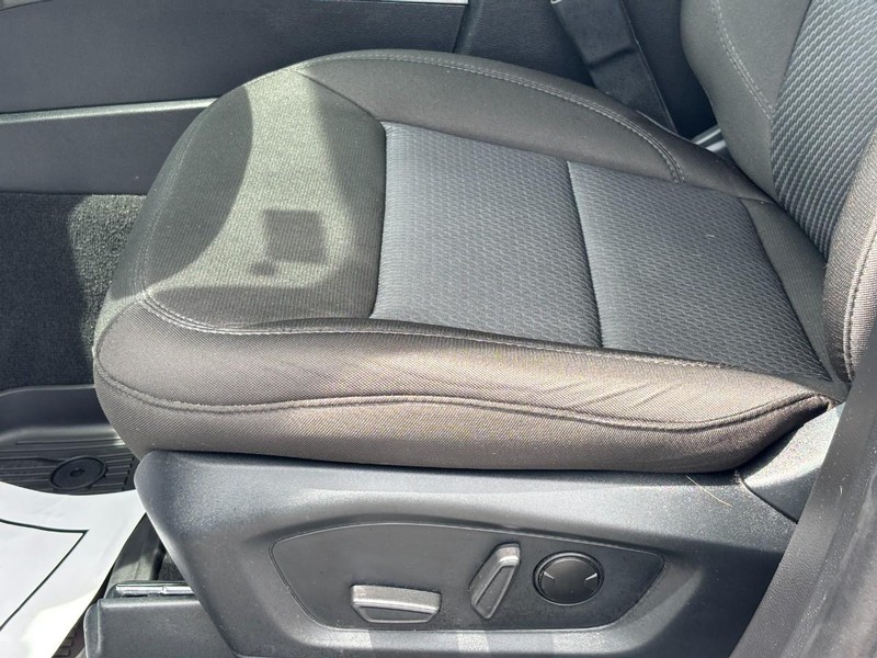 Ford Explorer Vehicle Full-screen Gallery Image 19