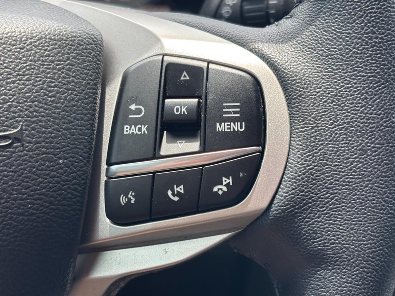 Ford Explorer Vehicle Full-screen Gallery Image 22