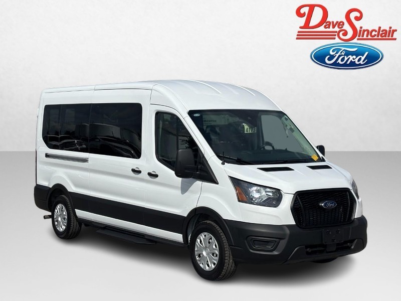 Ford Transit Passenger Wagon Vehicle Image 04