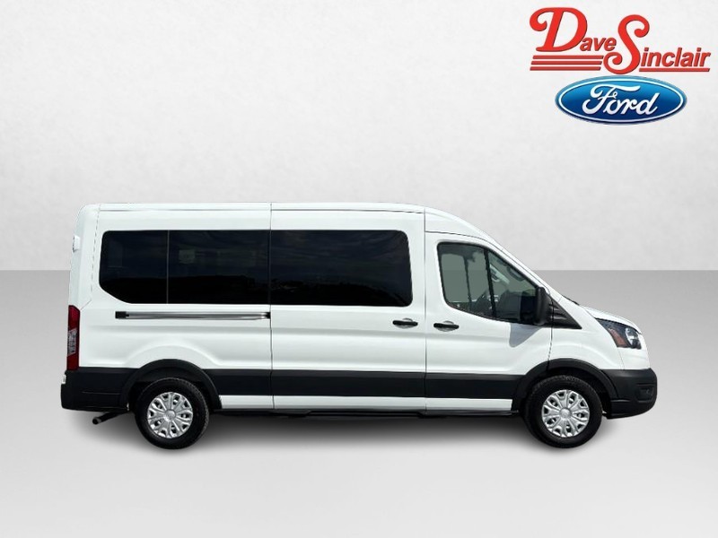 Ford Transit Passenger Wagon Vehicle Image 05