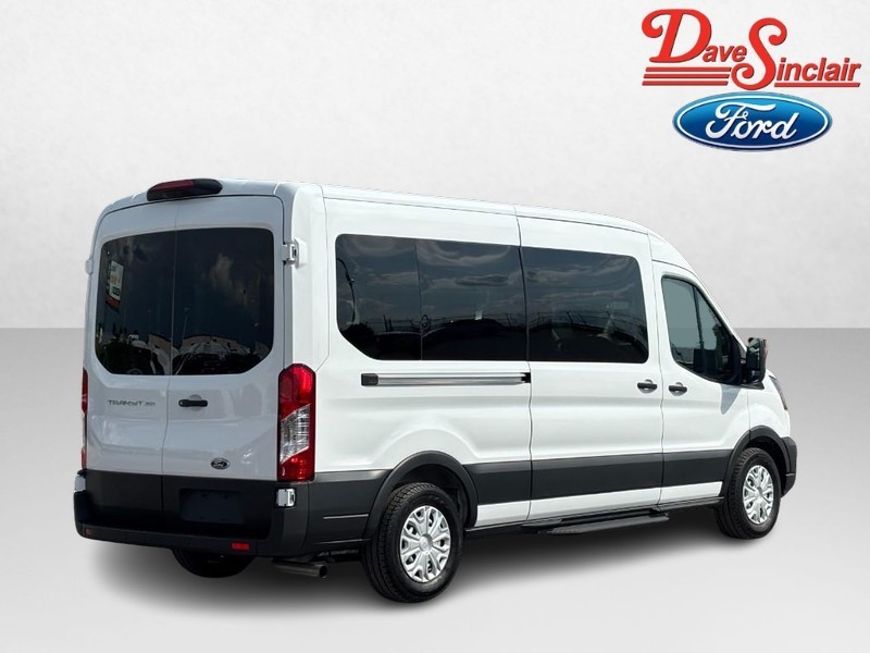 Ford Transit Passenger Wagon Vehicle Image 07
