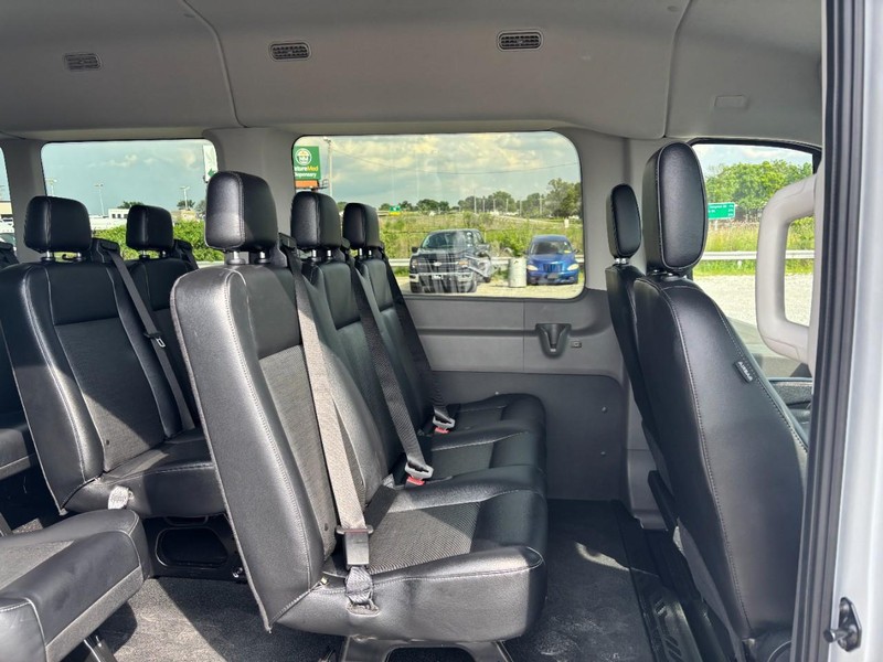 Ford Transit Passenger Wagon Vehicle Image 17