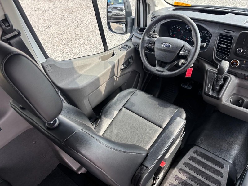 Ford Transit Passenger Wagon Vehicle Image 18