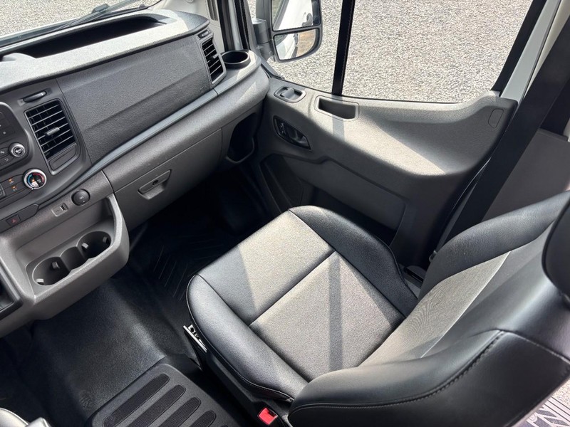 Ford Transit Passenger Wagon Vehicle Image 20