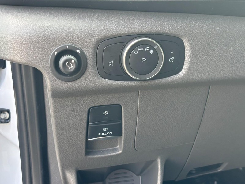 Ford Transit Passenger Wagon Vehicle Image 23