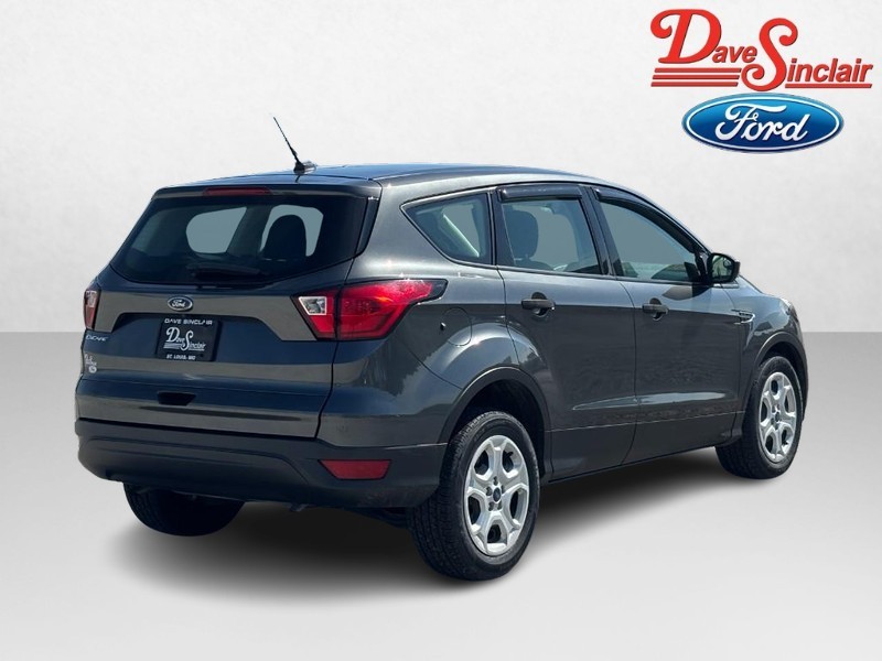 Ford Escape Vehicle Full-screen Gallery Image 07