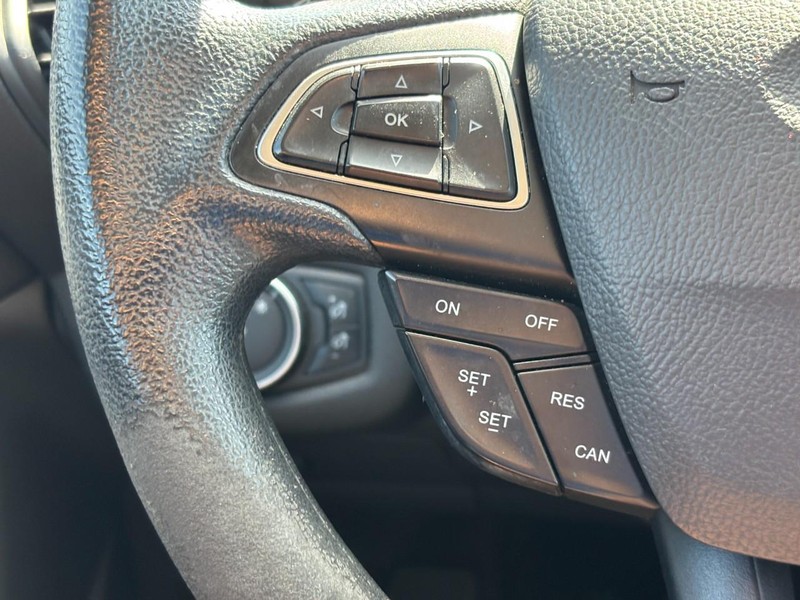 Ford Escape Vehicle Full-screen Gallery Image 20