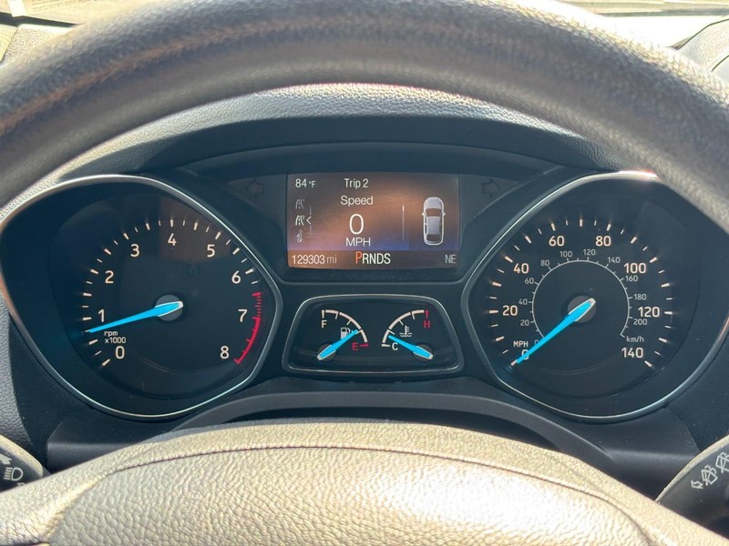 Ford Escape Vehicle Full-screen Gallery Image 22