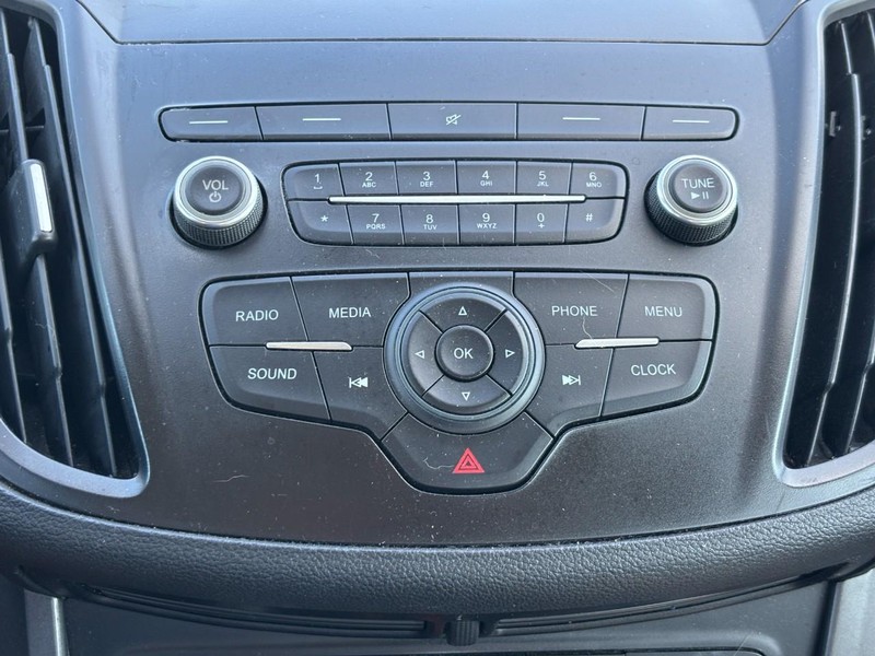 Ford Escape Vehicle Full-screen Gallery Image 25