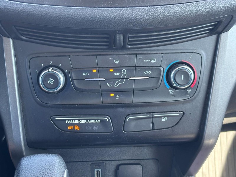 Ford Escape Vehicle Full-screen Gallery Image 26