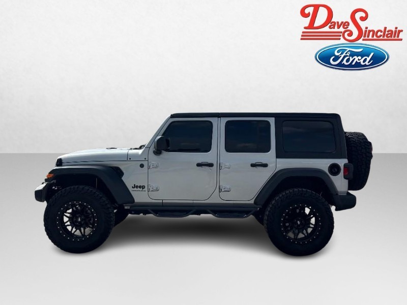 Jeep Wrangler Vehicle Full-screen Gallery Image 10