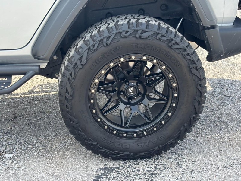 Jeep Wrangler Vehicle Full-screen Gallery Image 12
