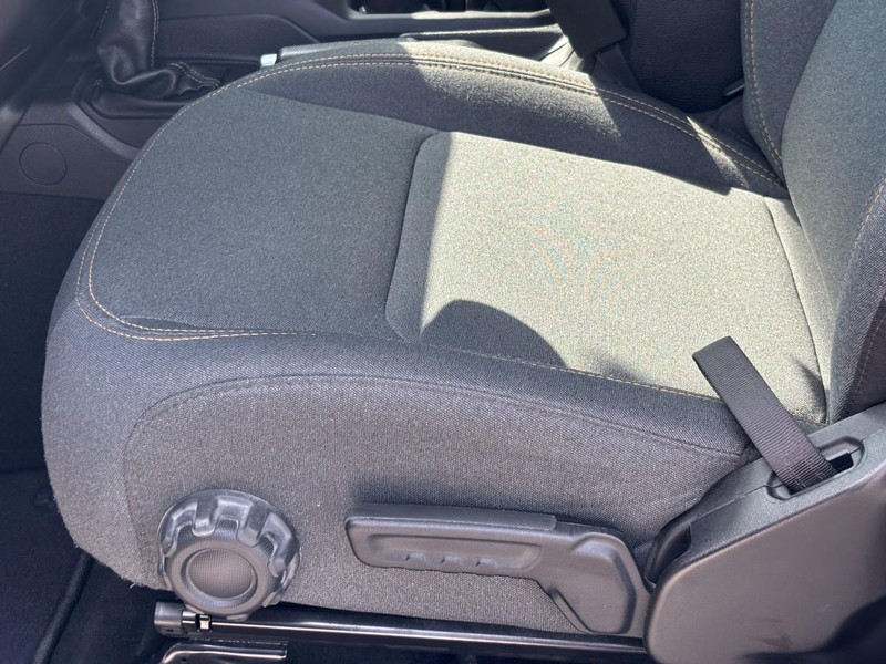 Jeep Wrangler Vehicle Full-screen Gallery Image 17