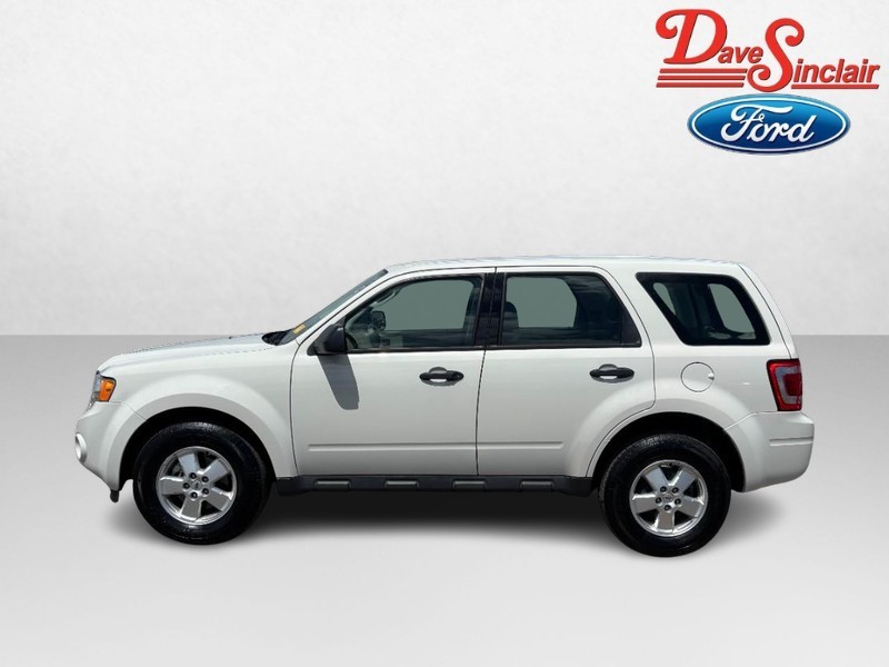 Ford Escape Vehicle Full-screen Gallery Image 10