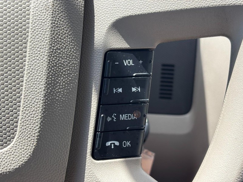 Ford Escape Vehicle Full-screen Gallery Image 20
